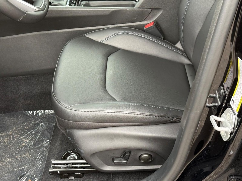 Jeep Compass Vehicle Full-screen Gallery Image 11