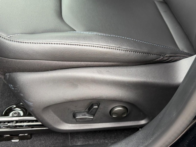 Jeep Compass Vehicle Full-screen Gallery Image 12