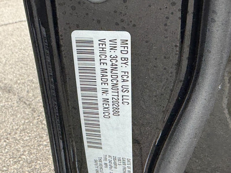 Jeep Compass Vehicle Full-screen Gallery Image 16