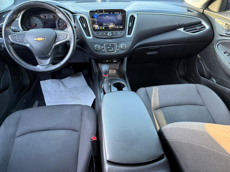 Chevrolet Malibu Vehicle Image 15