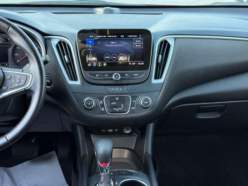 Chevrolet Malibu Vehicle Image 17