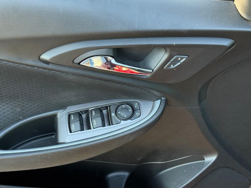 Chevrolet Malibu Vehicle Image 19