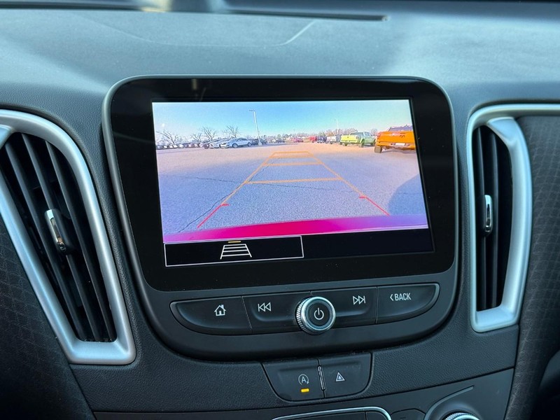 Chevrolet Malibu Vehicle Image 25