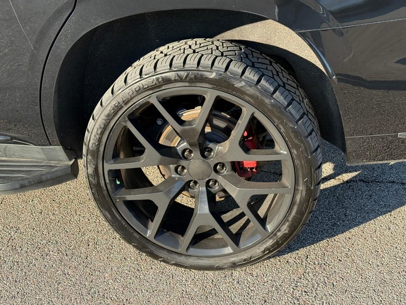 Cadillac Escalade Vehicle Image 05