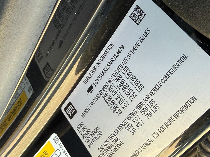 Cadillac Escalade Vehicle Image 28