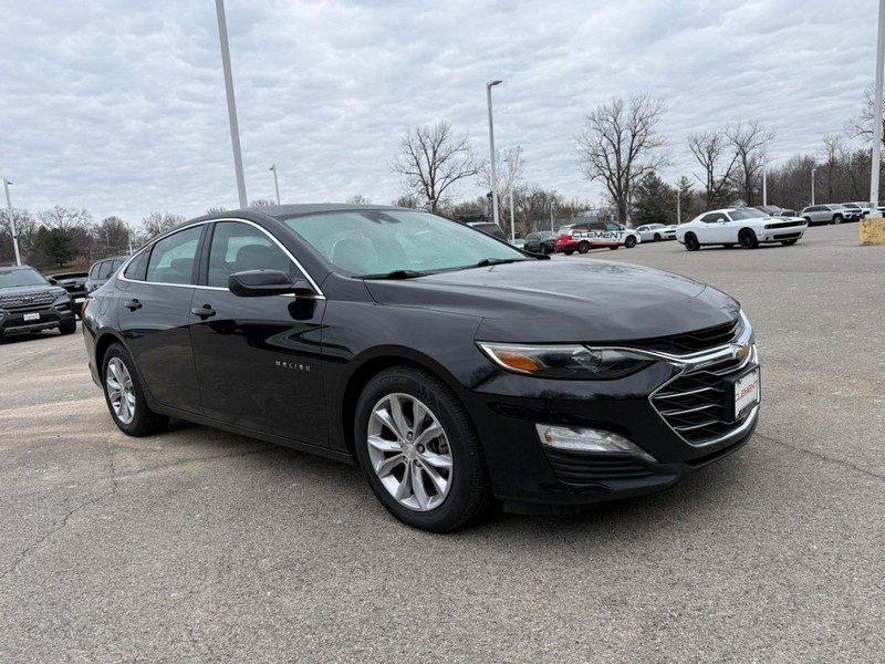 Chevrolet Malibu Vehicle Image 12