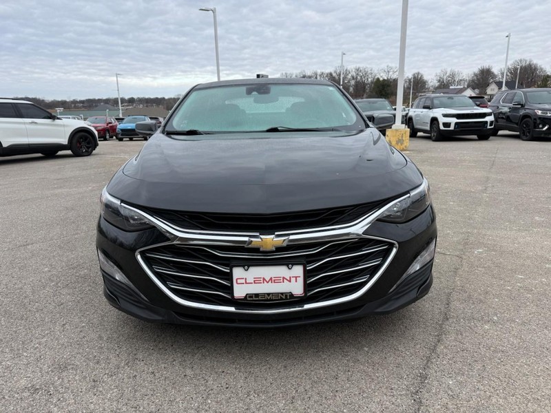 Chevrolet Malibu Vehicle Image 13