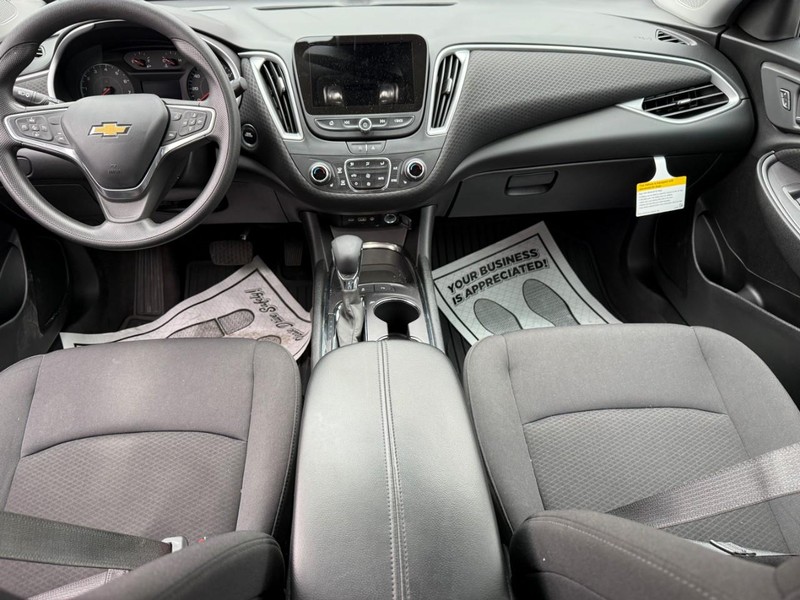 Chevrolet Malibu Vehicle Image 15