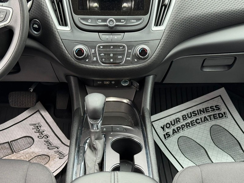 Chevrolet Malibu Vehicle Image 18