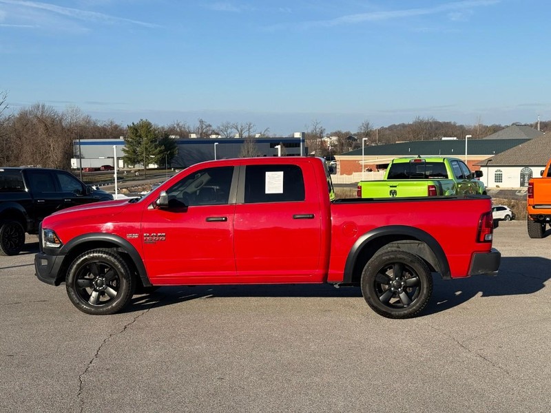 Ram 1500 Classic Vehicle Full-screen Gallery Image 2