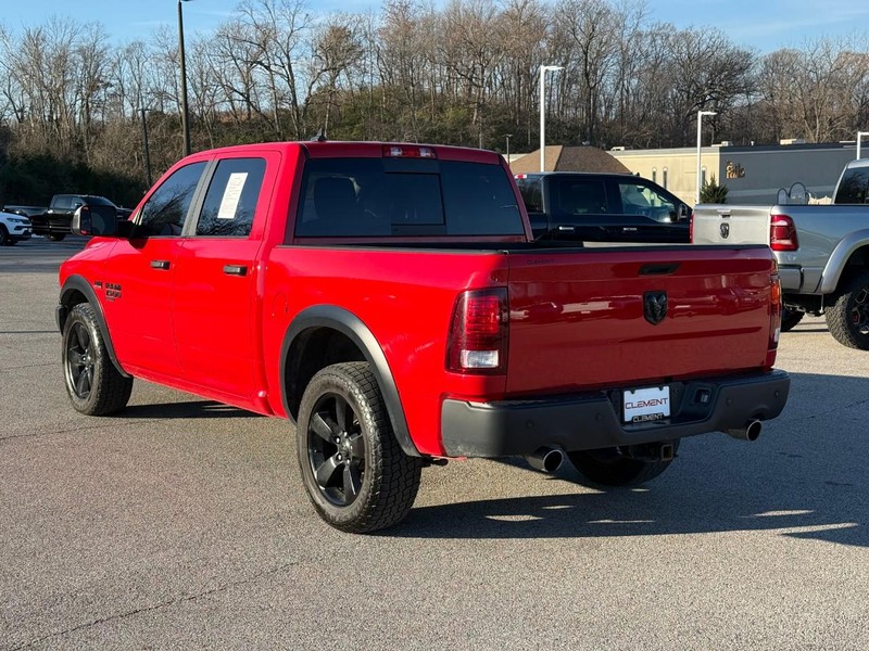 Ram 1500 Classic Vehicle Full-screen Gallery Image 3