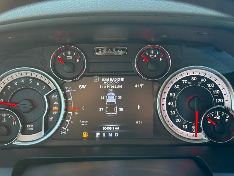 Ram 1500 Classic Vehicle Full-screen Gallery Image 18