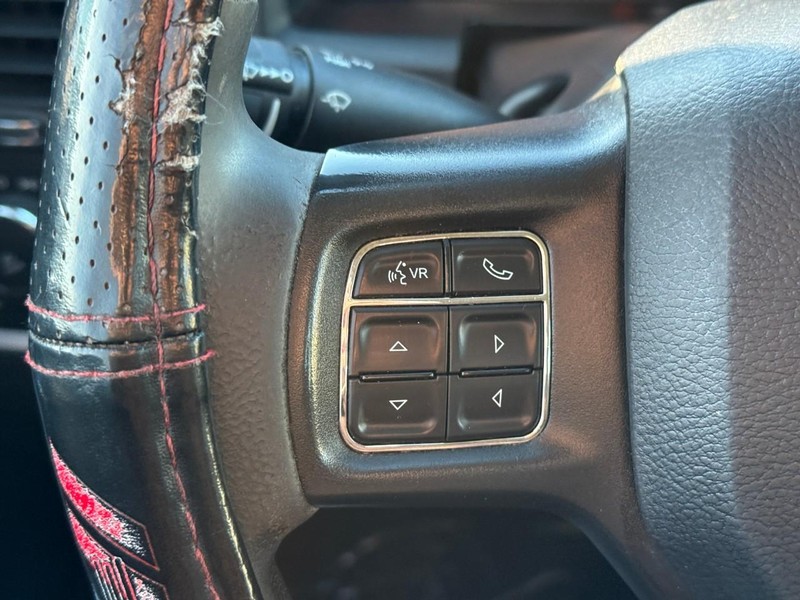 Ram 1500 Classic Vehicle Full-screen Gallery Image 19