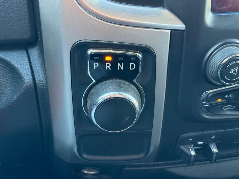 Ram 1500 Classic Vehicle Full-screen Gallery Image 21