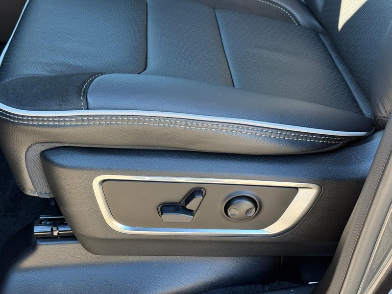 Ram 1500 Vehicle Image 16