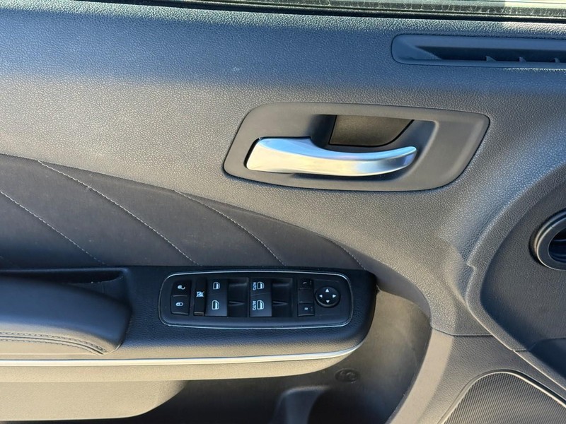 Dodge Charger Vehicle Image 19