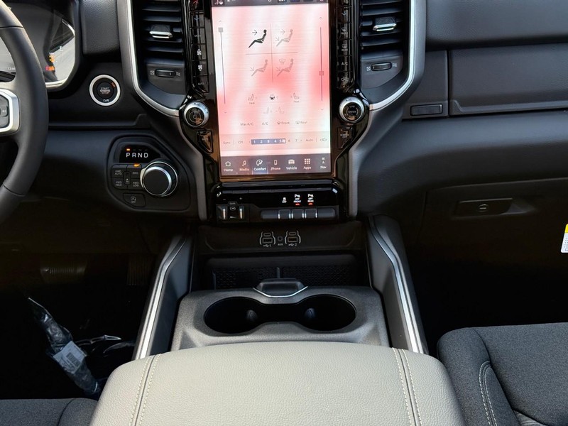 Ram 1500 Vehicle Image 11