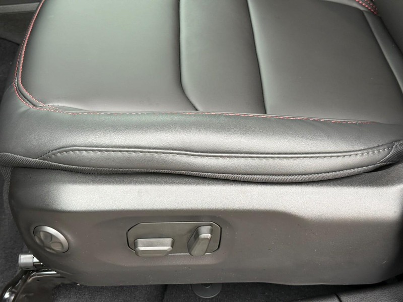 Jeep Gladiator Vehicle Full-screen Gallery Image 8