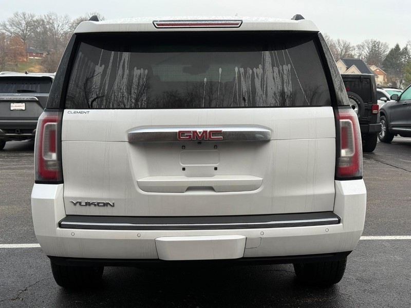 GMC Yukon Vehicle Image 05