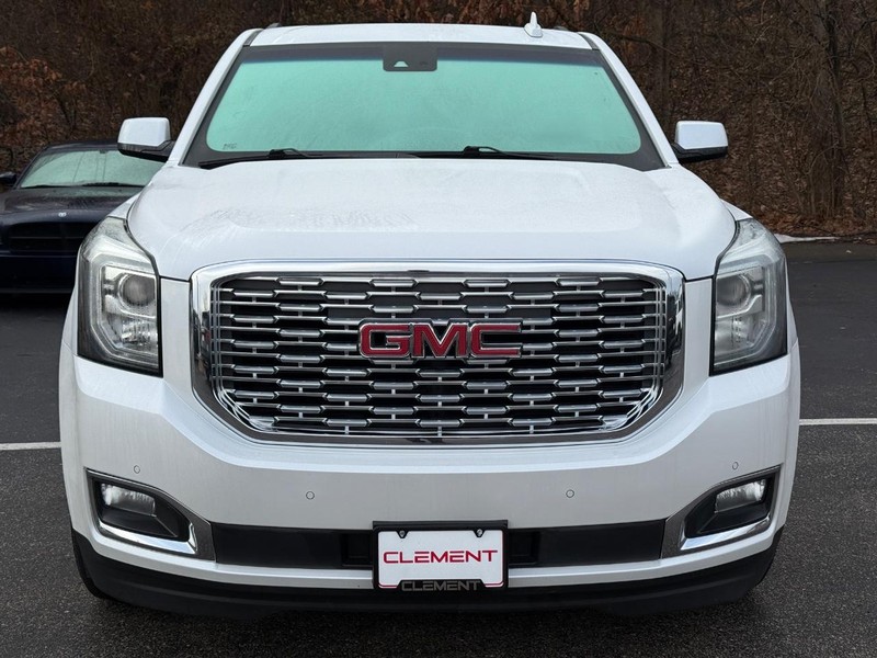 GMC Yukon Vehicle Image 09