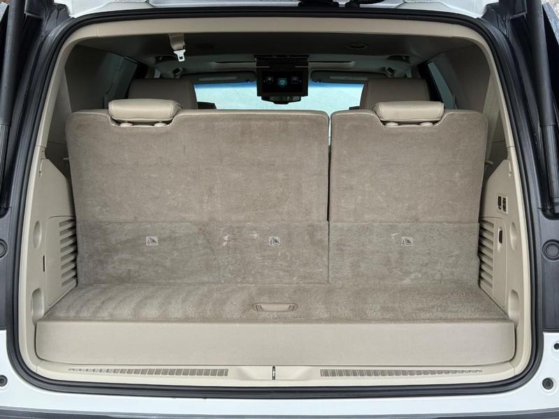 GMC Yukon Vehicle Image 11