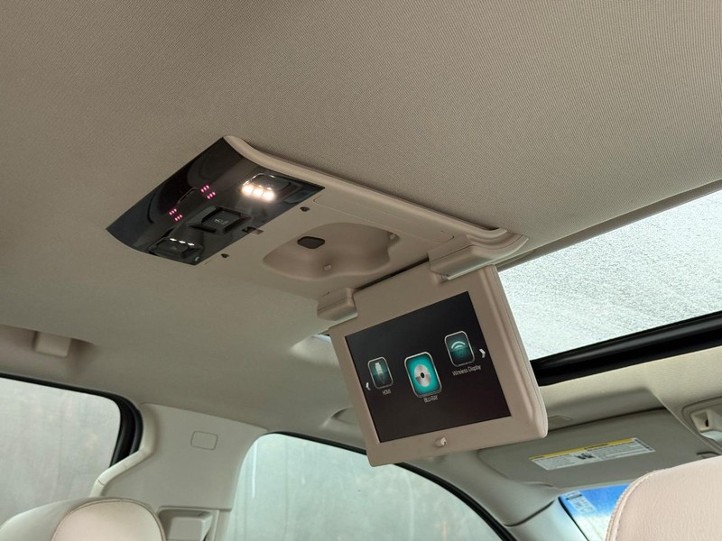 GMC Yukon Vehicle Image 15