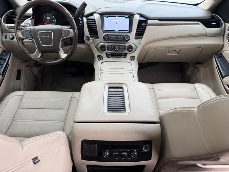 GMC Yukon Vehicle Image 18