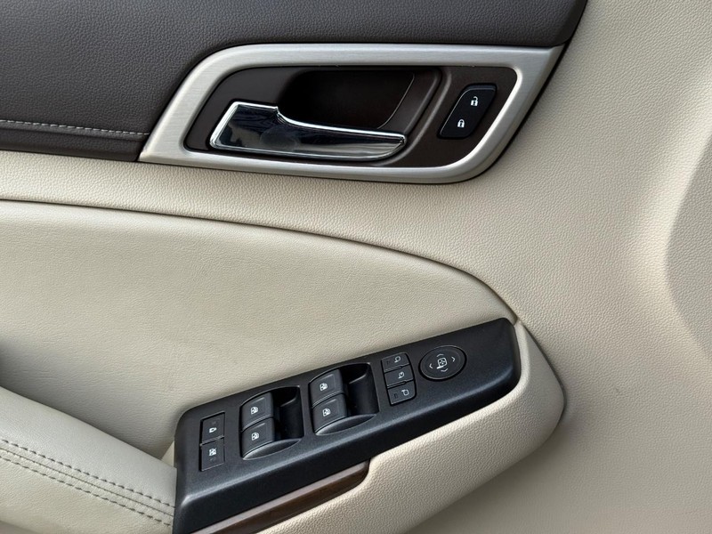 GMC Yukon Vehicle Image 30