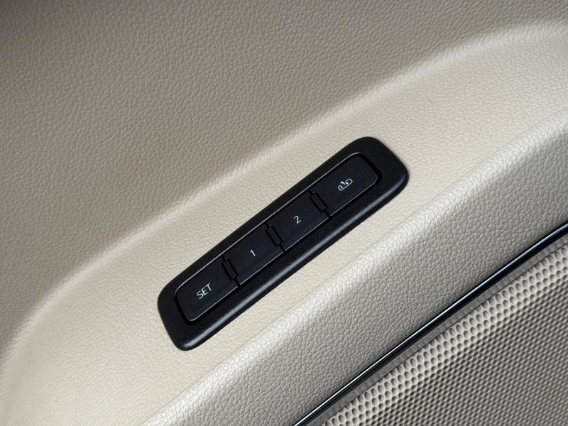 GMC Yukon Vehicle Image 31