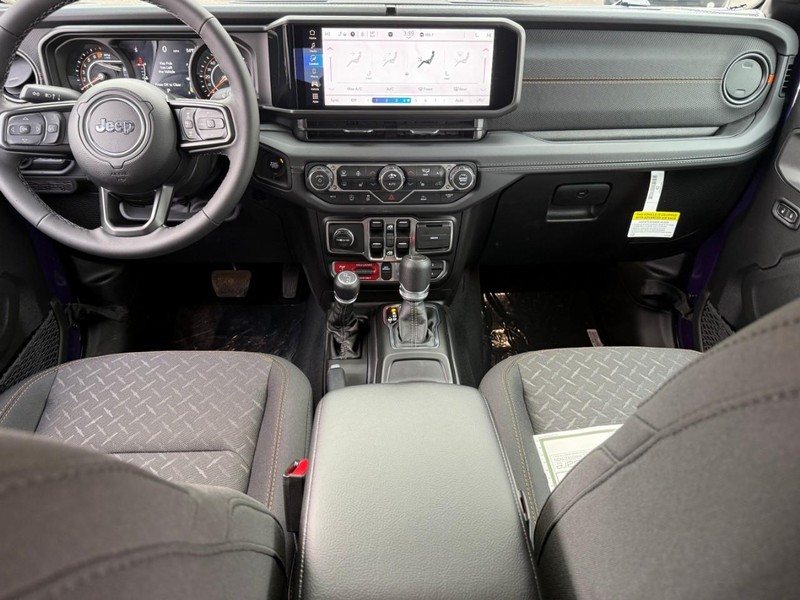 Jeep Gladiator Vehicle Full-screen Gallery Image 6