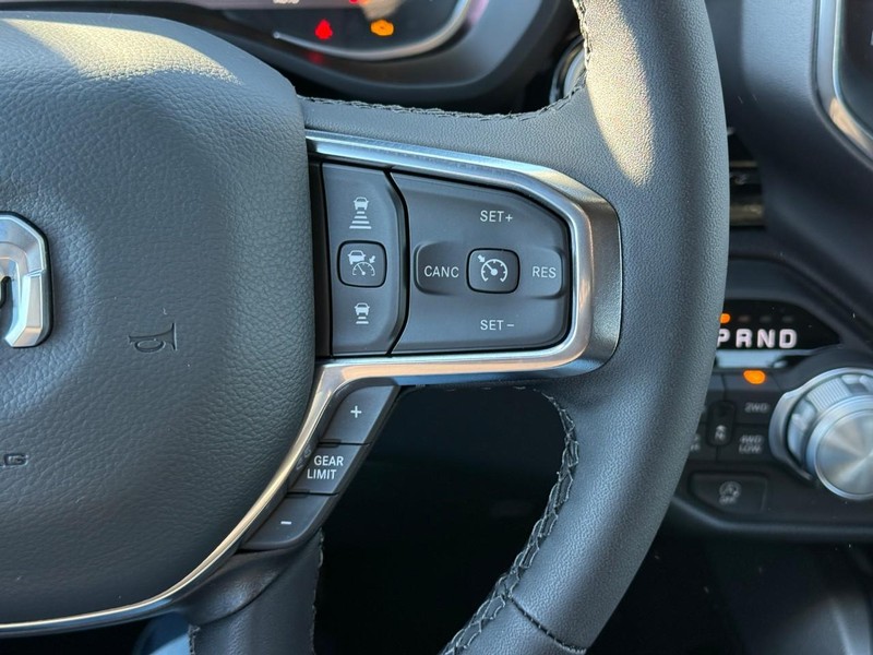 Ram 1500 Vehicle Image 18