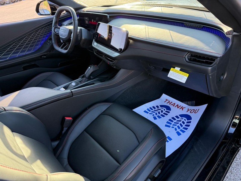 Dodge Charger Vehicle Full-screen Gallery Image 7