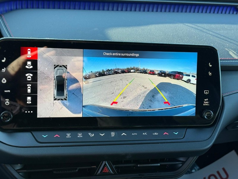 Dodge Charger Vehicle Full-screen Gallery Image 15