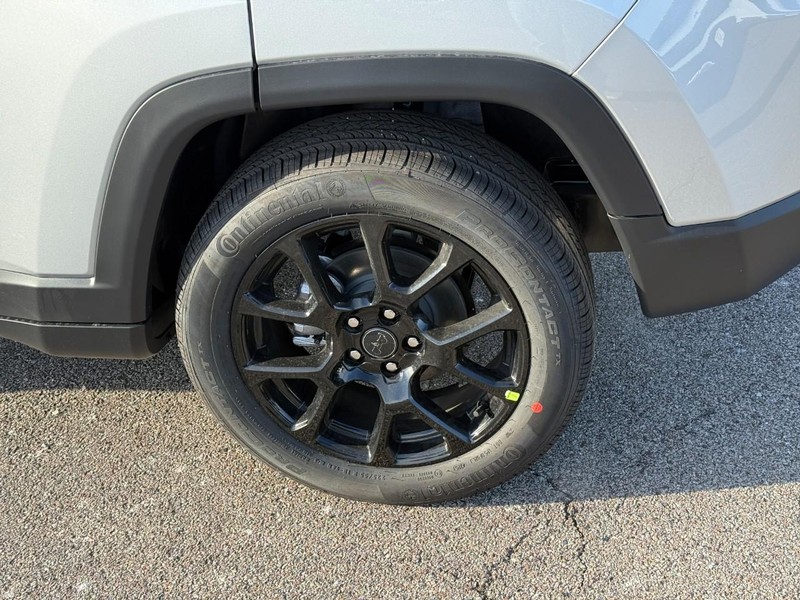 Jeep Compass Vehicle Full-screen Gallery Image 4