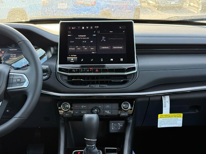 Jeep Compass Vehicle Full-screen Gallery Image 8