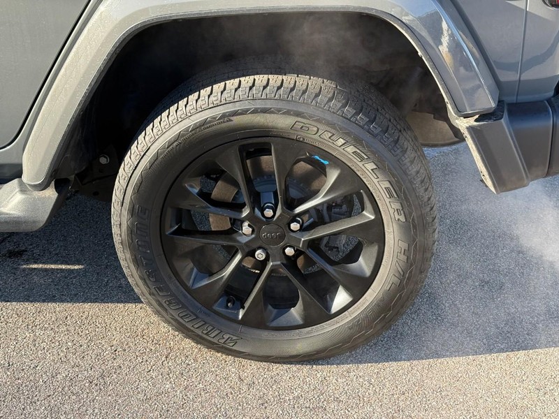 Jeep Wrangler 4xe Vehicle Full-screen Gallery Image 4