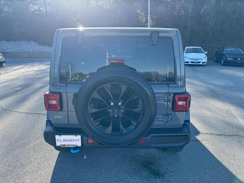 Jeep Wrangler 4xe Vehicle Full-screen Gallery Image 6