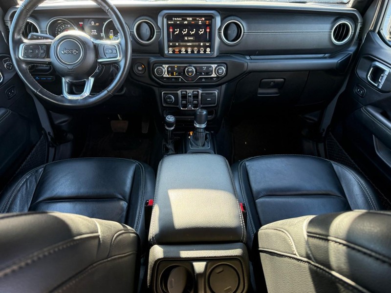 Jeep Wrangler 4xe Vehicle Full-screen Gallery Image 11