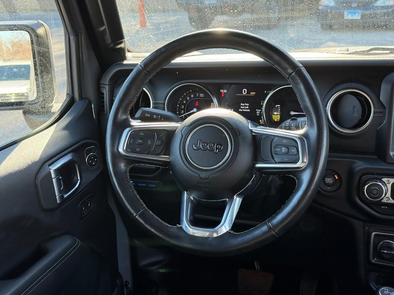 Jeep Wrangler 4xe Vehicle Full-screen Gallery Image 12