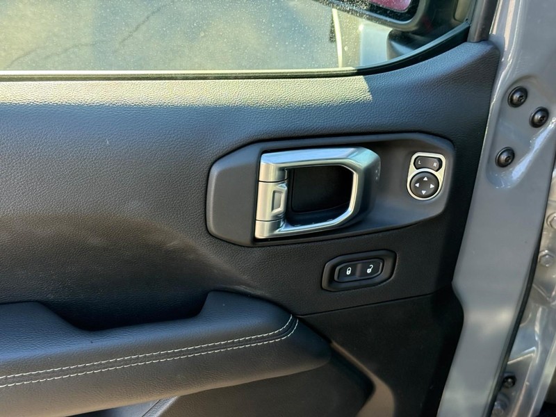 Jeep Wrangler 4xe Vehicle Full-screen Gallery Image 15