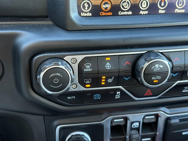 Jeep Wrangler 4xe Vehicle Full-screen Gallery Image 21