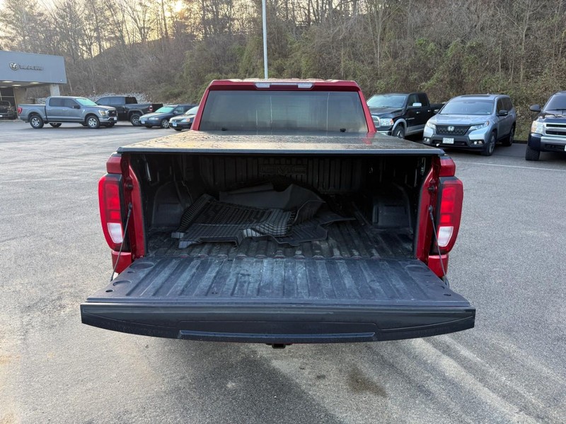 GMC Sierra 1500 Vehicle Full-screen Gallery Image 5