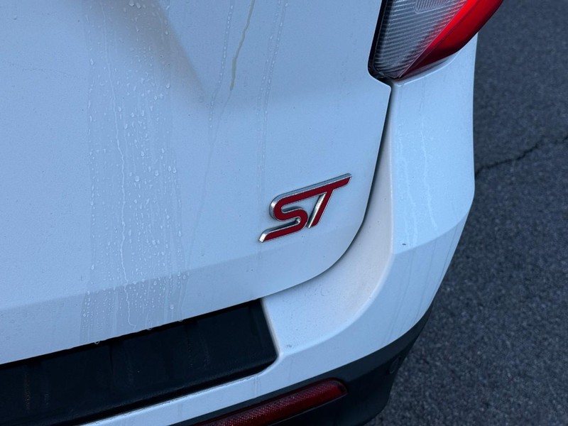 Ford Explorer Vehicle Image 07