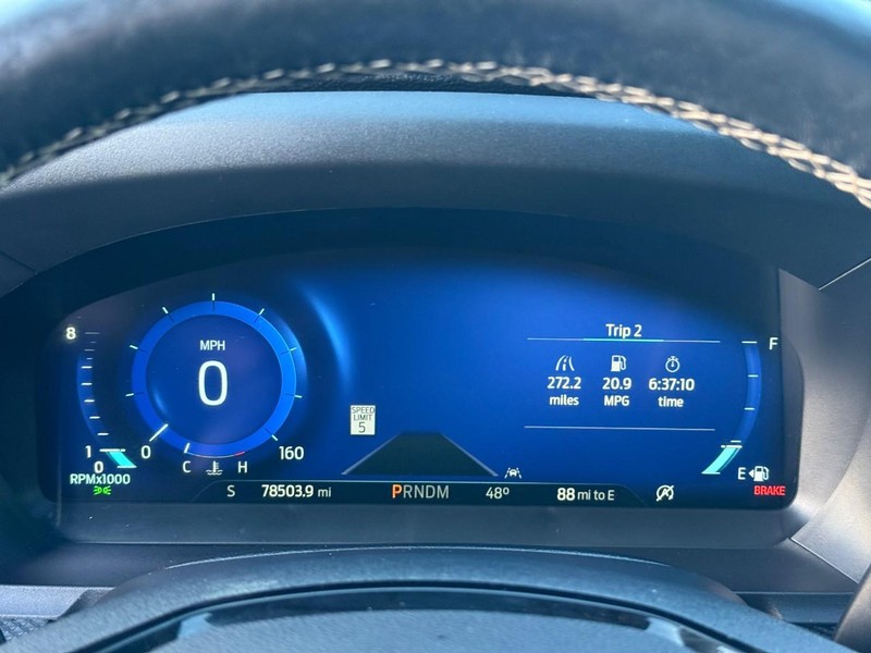 Ford Explorer Vehicle Image 26