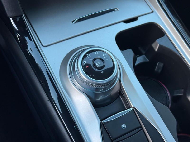 Ford Explorer Vehicle Image 27