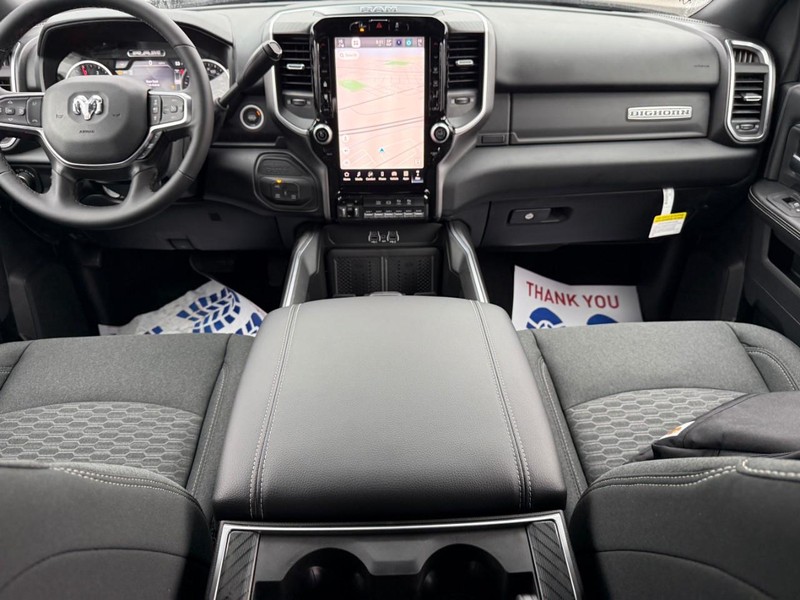 Ram 2500 Vehicle Full-screen Gallery Image 6