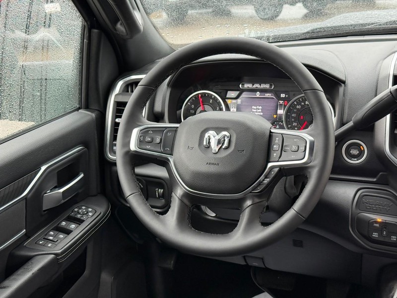 Ram 2500 Vehicle Full-screen Gallery Image 7