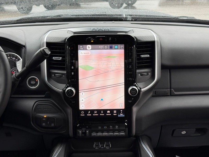 Ram 2500 Vehicle Full-screen Gallery Image 8