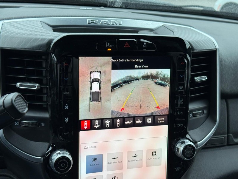 Ram 2500 Vehicle Full-screen Gallery Image 15