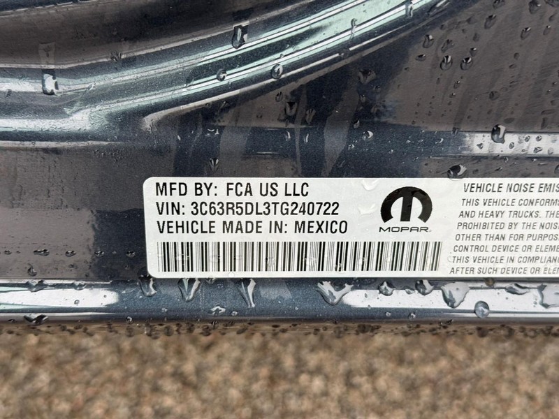 Ram 2500 Vehicle Full-screen Gallery Image 16